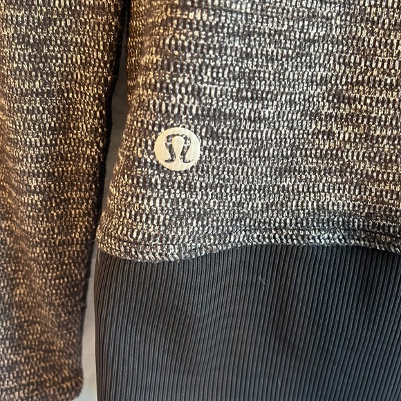 Lululemon Runderful 1/2 zip Black Heathered Slim Fit Running Jacket - Picture 11 of 12